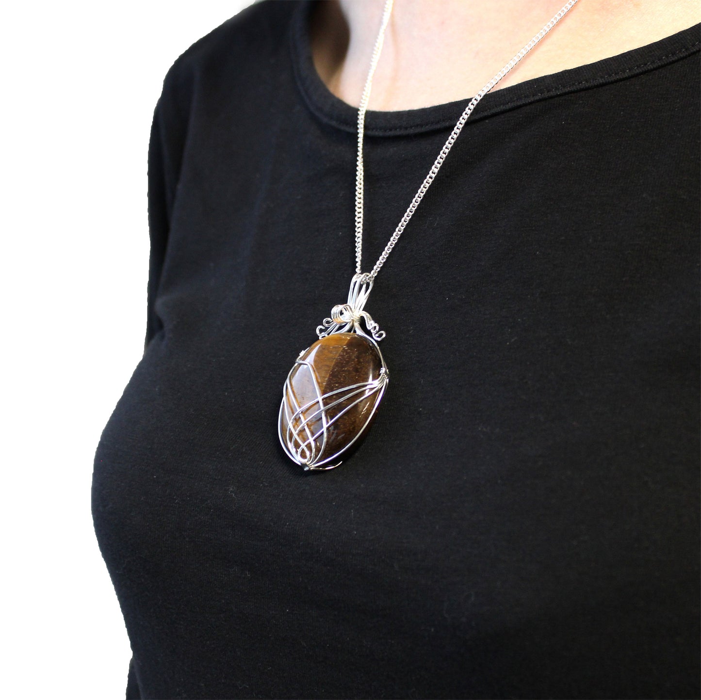 Halskette mit Amethyst – Magischer Schwung