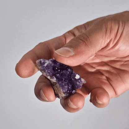 Kristall aus Amethyst (klein) – Balance & spirituelle Entwicklung