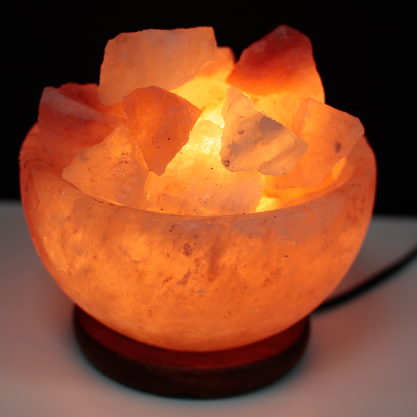 Himalaya-Feuerschale mit Salzbrocken