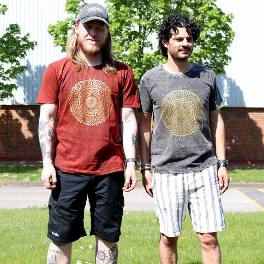 Mandala T-Shirt aus 100 % Baumwolle mit Stonewashed-Effekt
